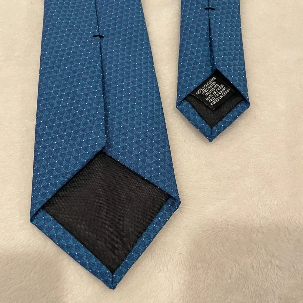 Perry Ellis Portfolio Mens Blue Geometric Triangle Micro Dot Polyester Necktie